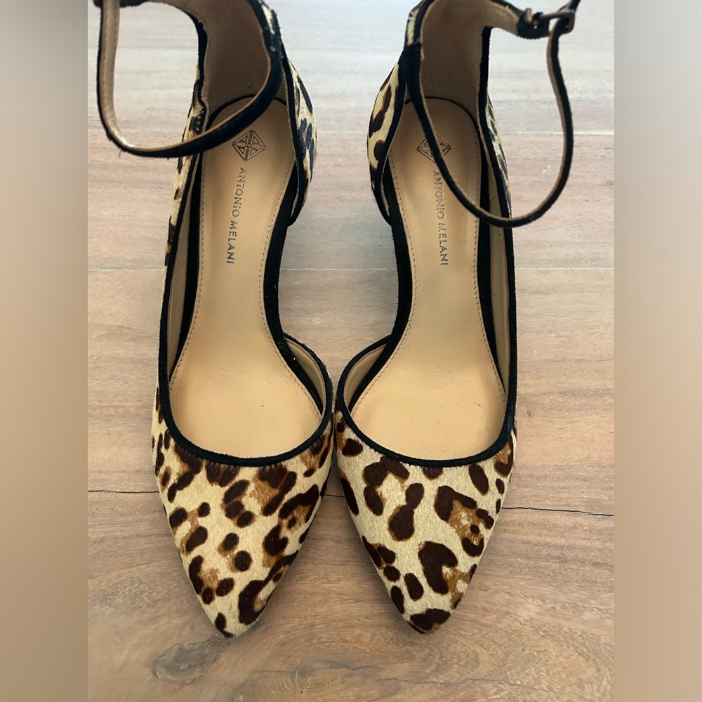 Antonio Melani wore only once for an event size 6 calf hair real fur